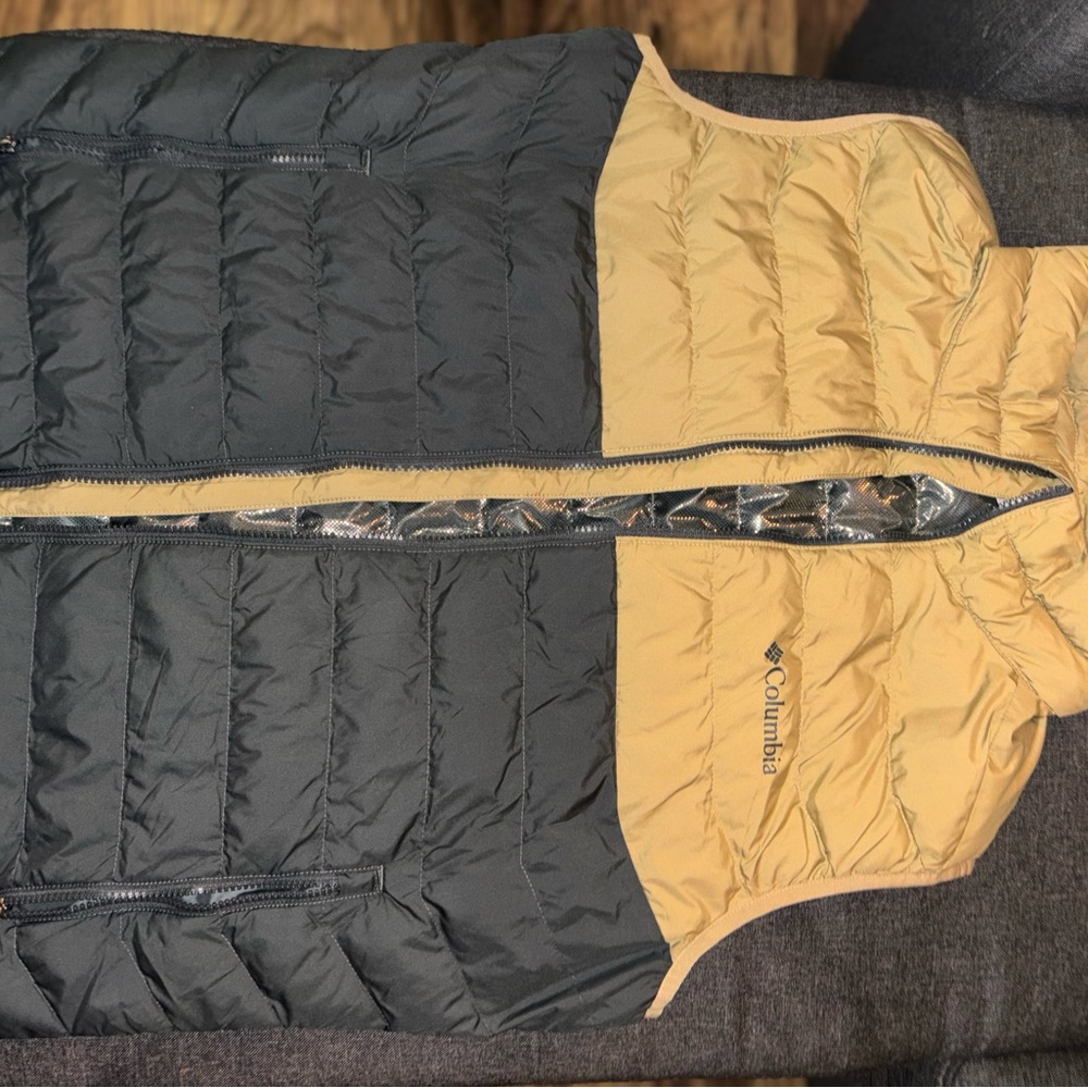 Columbia Vest with Omni-Heat liner Tan/Grey Men’s Large